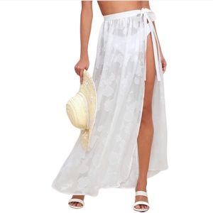 Lulu's || Take the Caicos White Shell Print Cover-Up Maxi Skirt